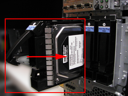 HP ProLiant ML110 G7 - ハードディスクドライブを増設する方法